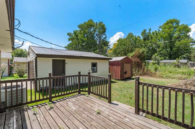 221 Oak Ridge Drive, Onalaska, TX 77360