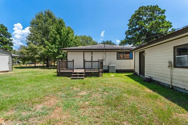 221 Oak Ridge Drive, Onalaska, TX 77360