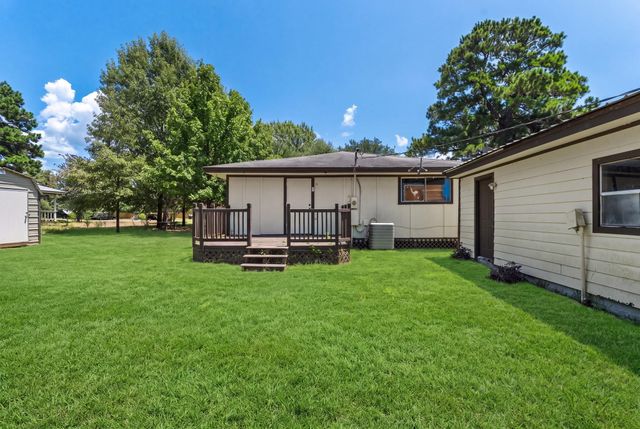 221 Oak Ridge Drive, Onalaska, TX 77360