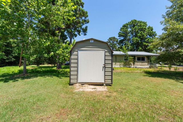 221 Oak Ridge Drive, Onalaska, TX 77360