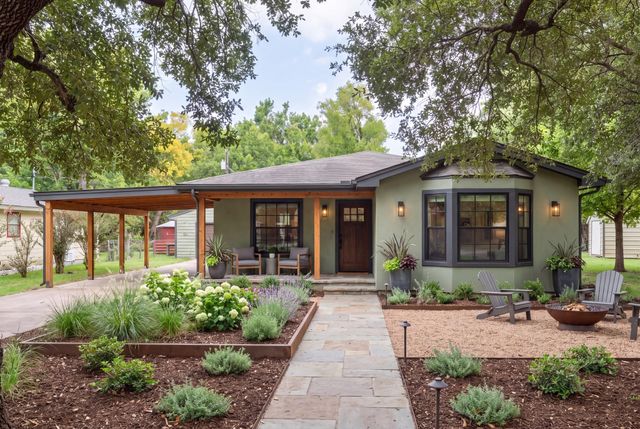 221 Oak Ridge Drive, Onalaska, TX 77360