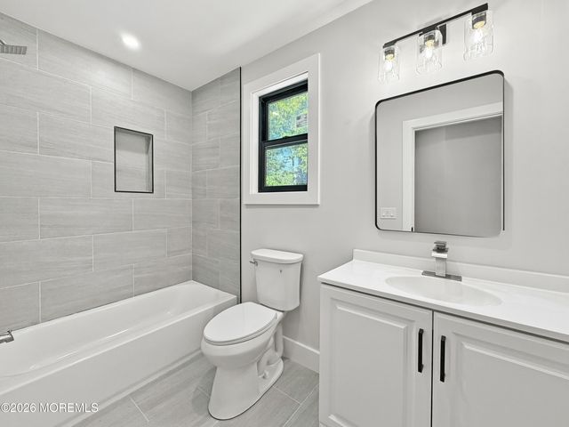 16 Charles Street, Howell, NJ 07731