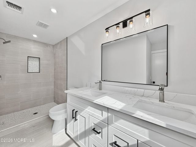 16 Charles Street, Howell, NJ 07731