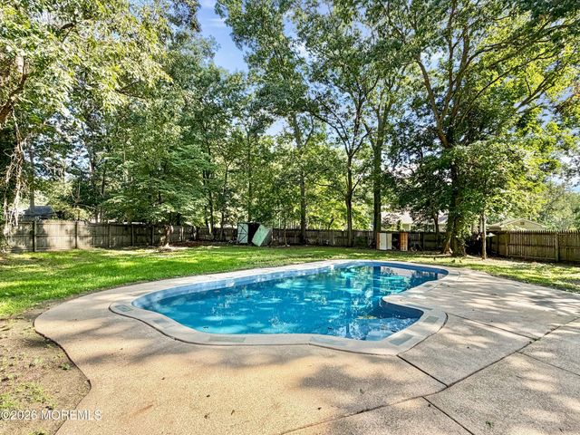 16 Charles Street, Howell, NJ 07731