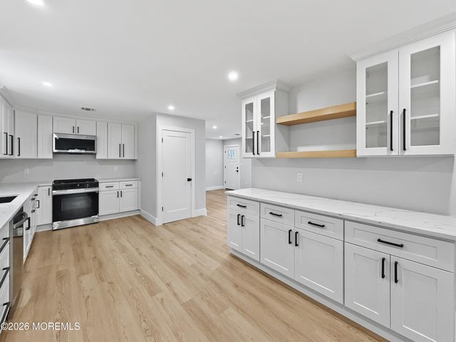 16 Charles Street, Howell, NJ 07731