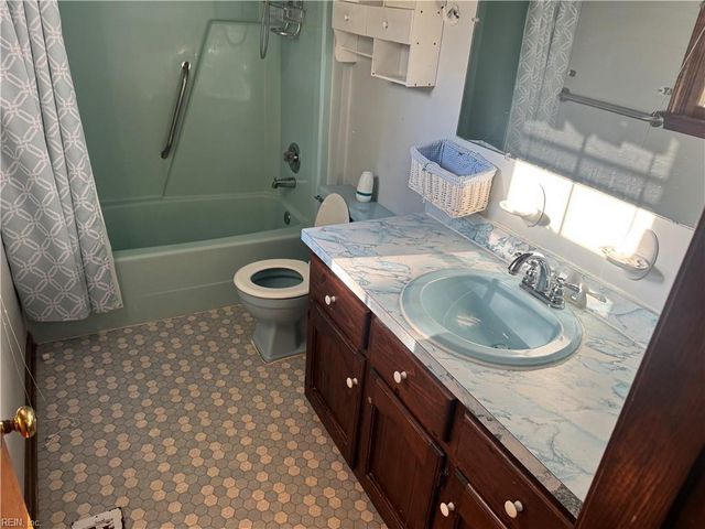 720 Baywood TRL, Chesapeake, VA 23323