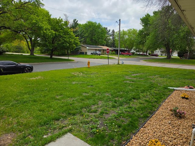 998 Overton Drive NE, Fridley, MN 55432