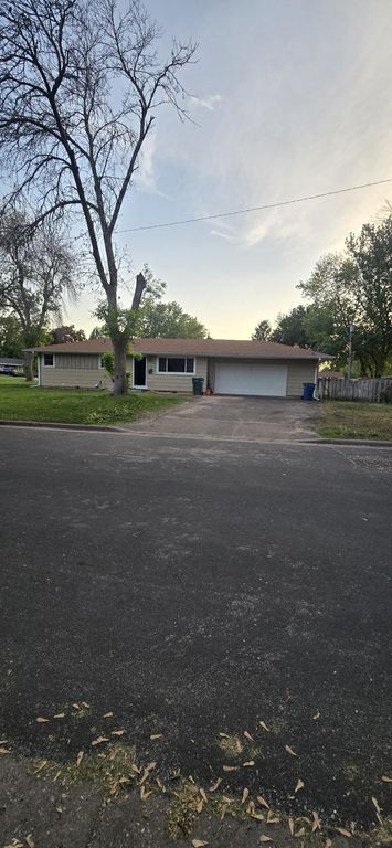 998 Overton Drive NE, Fridley, MN 55432