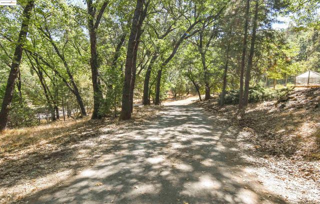 21754 Ferrari Rd, Sonora, CA 95370