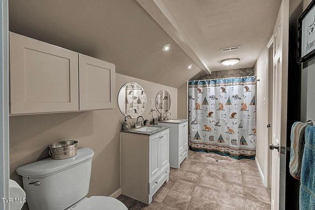 229 Beaver Road, Bluff City, TN 37618