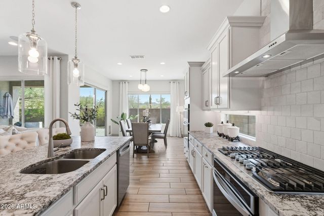 16373 W BEAUTIFUL Lane, Goodyear, AZ 85338