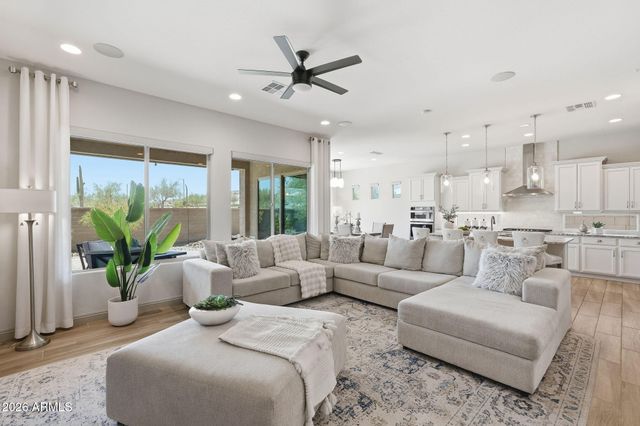 16373 W BEAUTIFUL Lane, Goodyear, AZ 85338