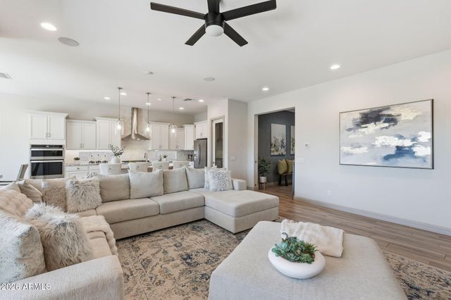 16373 W BEAUTIFUL Lane, Goodyear, AZ 85338
