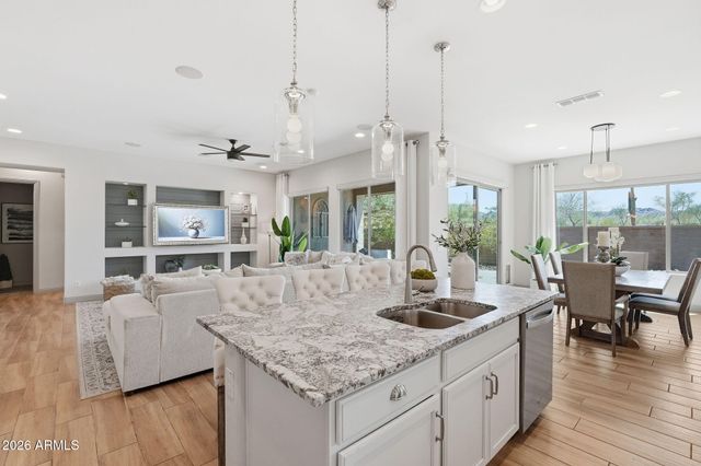 16373 W BEAUTIFUL Lane, Goodyear, AZ 85338