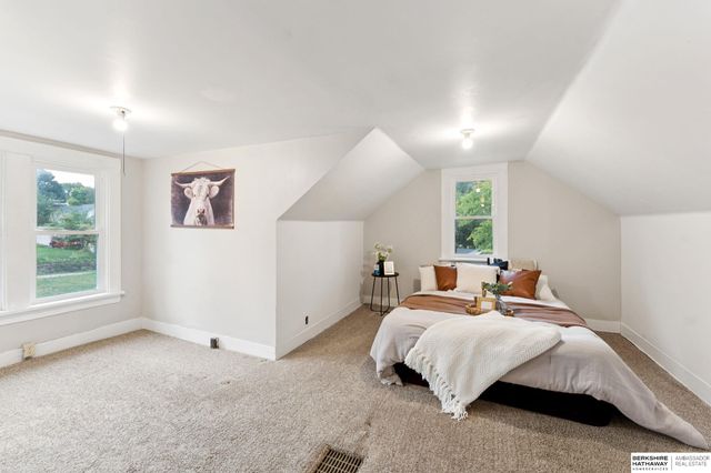 6460 Parker Street, Omaha, NE 68104