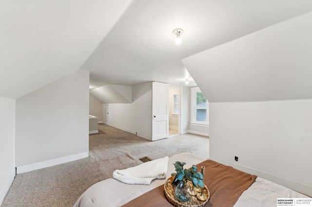 6460 Parker Street, Omaha, NE 68104