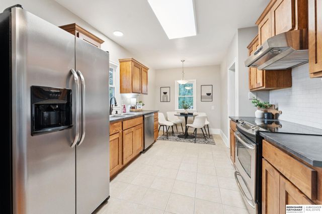 6460 Parker Street, Omaha, NE 68104