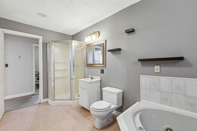 1174 Riverside Ave, Somerset, MA 02726