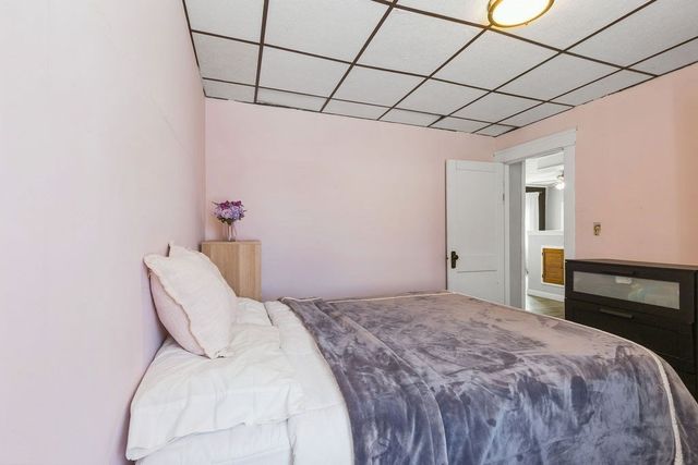 1174 Riverside Ave, Somerset, MA 02726