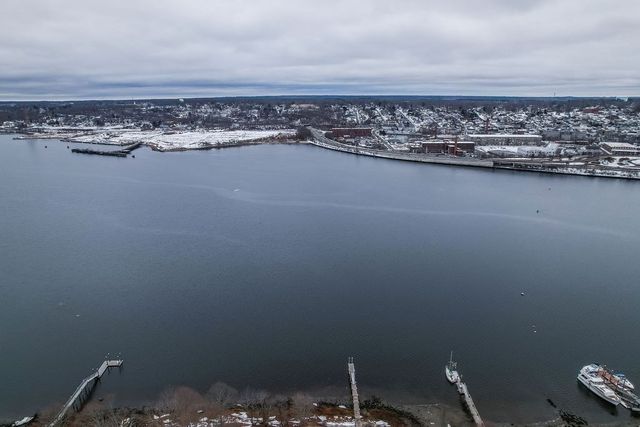 1174 Riverside Ave, Somerset, MA 02726