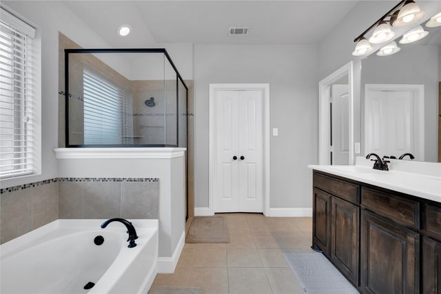 3226 Paisley Drive, Midlothian, TX 76065