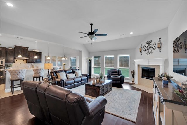 3226 Paisley Drive, Midlothian, TX 76065