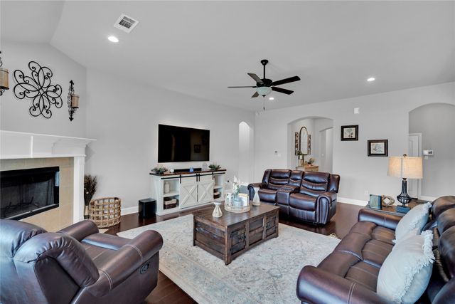 3226 Paisley Drive, Midlothian, TX 76065