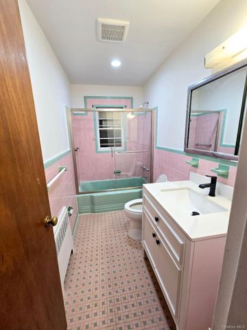 7718 271st Street 2nd Floor, New Hyde Park, NY 11040
