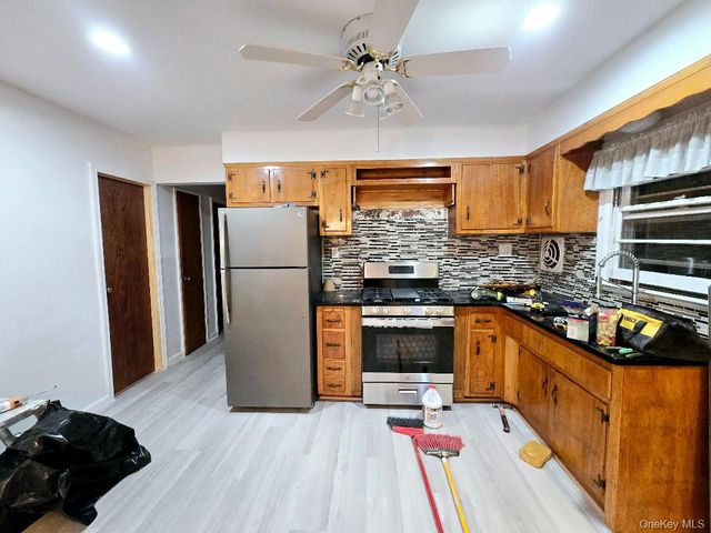 7718 271st Street 2nd Floor, New Hyde Park, NY 11040