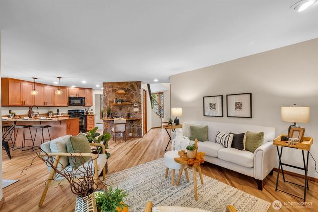 24310 SE 34th Place, Sammamish, WA 98029