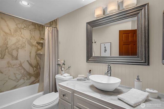 24310 SE 34th Place, Sammamish, WA 98029