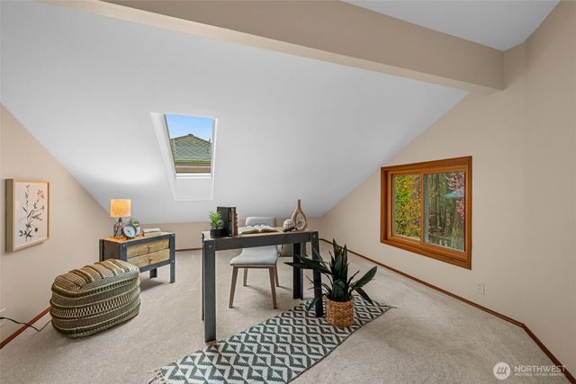 24310 SE 34th Place, Sammamish, WA 98029