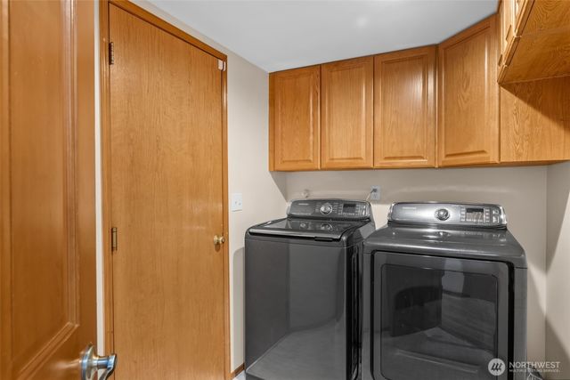 24310 SE 34th Place, Sammamish, WA 98029