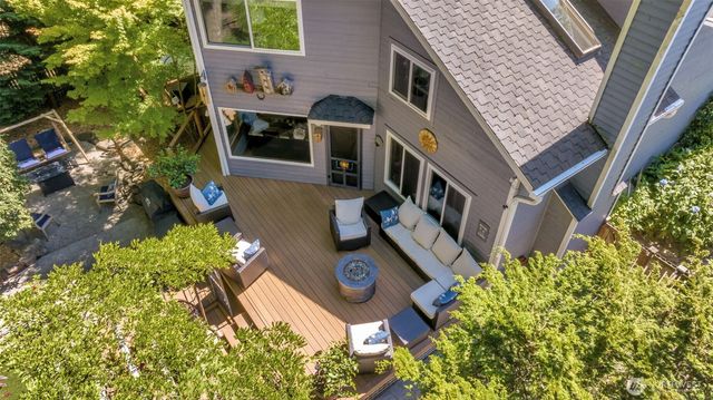 24310 SE 34th Place, Sammamish, WA 98029