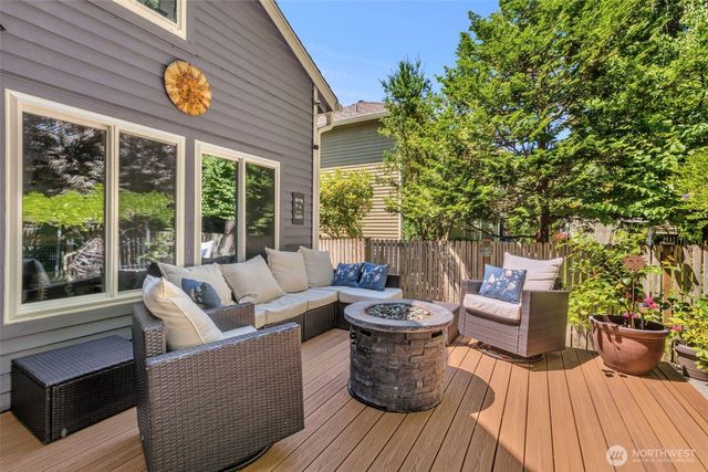 24310 SE 34th Place, Sammamish, WA 98029