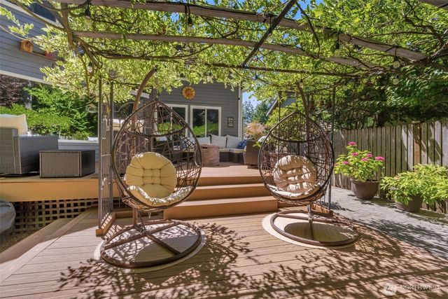 24310 SE 34th Place, Sammamish, WA 98029