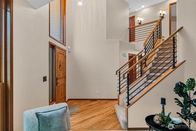 24310 SE 34th Place, Sammamish, WA 98029