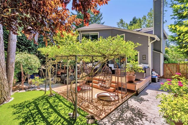 24310 SE 34th Place, Sammamish, WA 98029