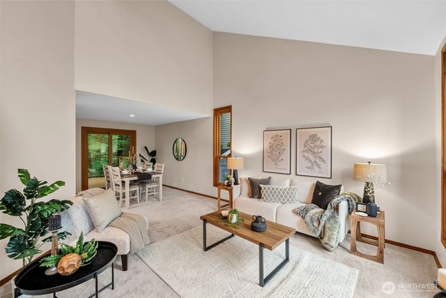 24310 SE 34th Place, Sammamish, WA 98029