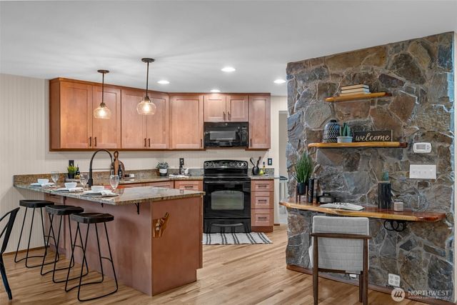 24310 SE 34th Place, Sammamish, WA 98029