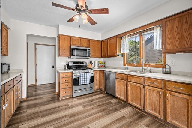 33 Lilac Court, Geneseo, IL 61254