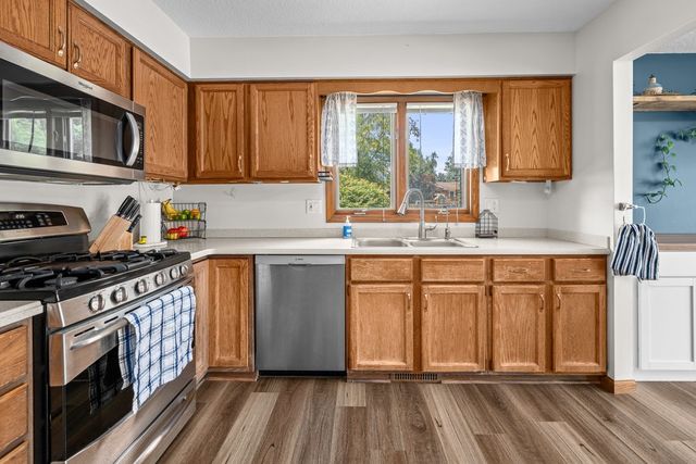 33 Lilac Court, Geneseo, IL 61254