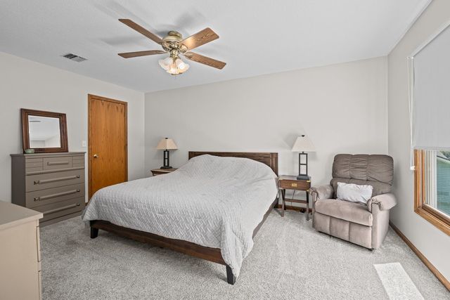 33 Lilac Court, Geneseo, IL 61254