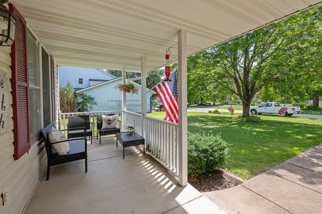 33 Lilac Court, Geneseo, IL 61254