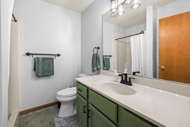 33 Lilac Court, Geneseo, IL 61254