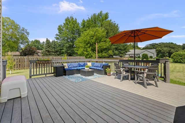 33 Lilac Court, Geneseo, IL 61254