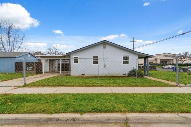 103 W Alluvial Avenue, Pinedale, CA 93650