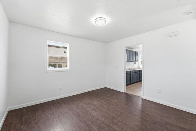 103 W Alluvial Avenue, Pinedale, CA 93650