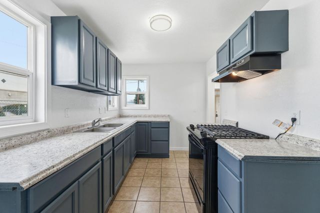 103 W Alluvial Avenue, Pinedale, CA 93650