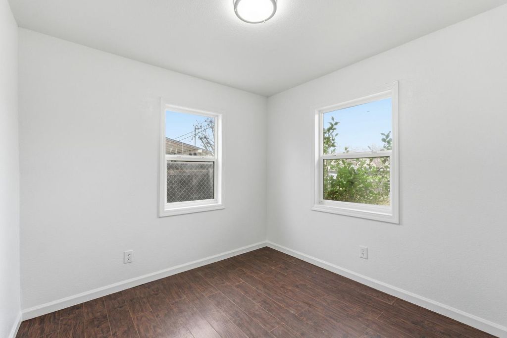 Image 12 of property listing at 103 W Alluvial Avenue, Pinedale, CA 93650